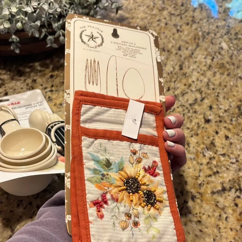 KitchenAid White Measuring Set with Floral utensil holder - Picture 8 of 10